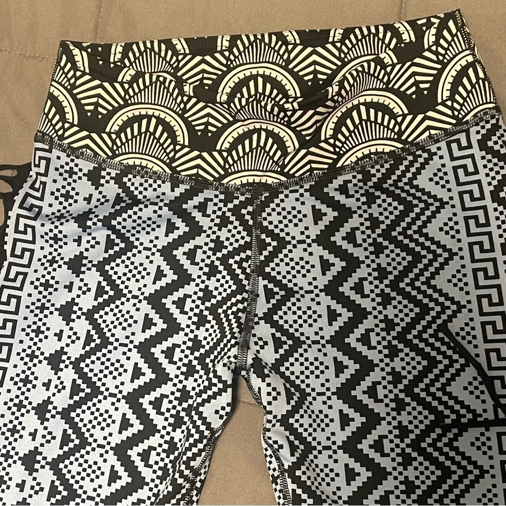 Zumba Fitness Instructor Geometric Leggings - Picture 5 of 9